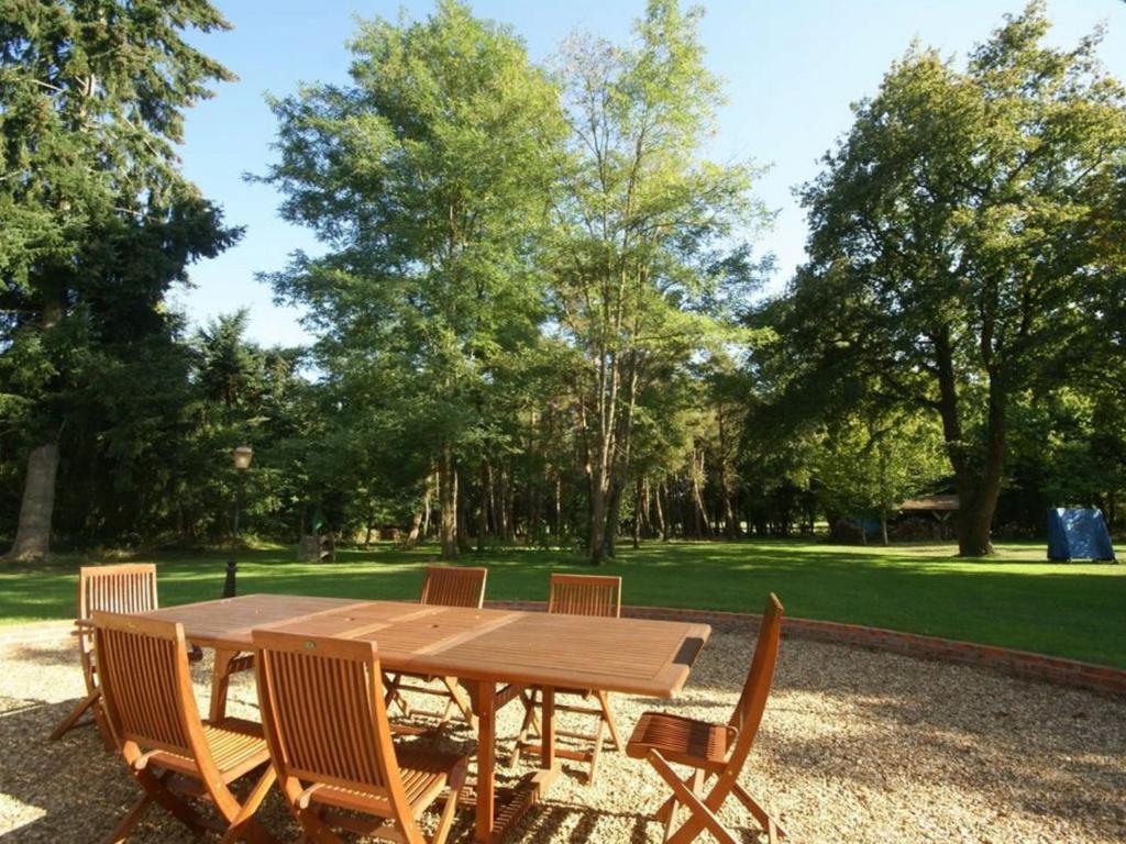 Gîte Cernoy-en-Berry, 6 pièces, 10 personnes - FR-1-590-5 photo 2