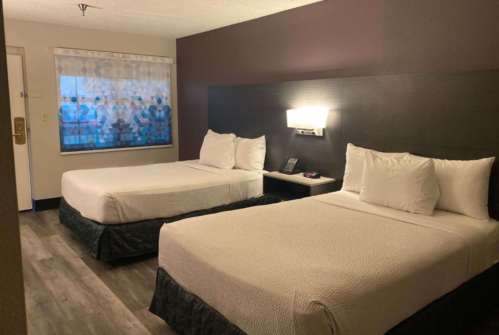 La Quinta Inn by Wyndham Bakersfield South photo 3