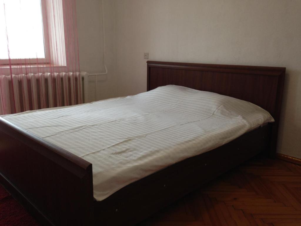 Soborna Street 259, three-room apartment photo 1