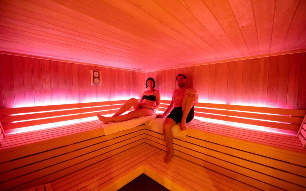 Gîte 5* piscine intérieure, sauna, à 20 mins des pistes de ski, à 300 m d’un Lac photo 2