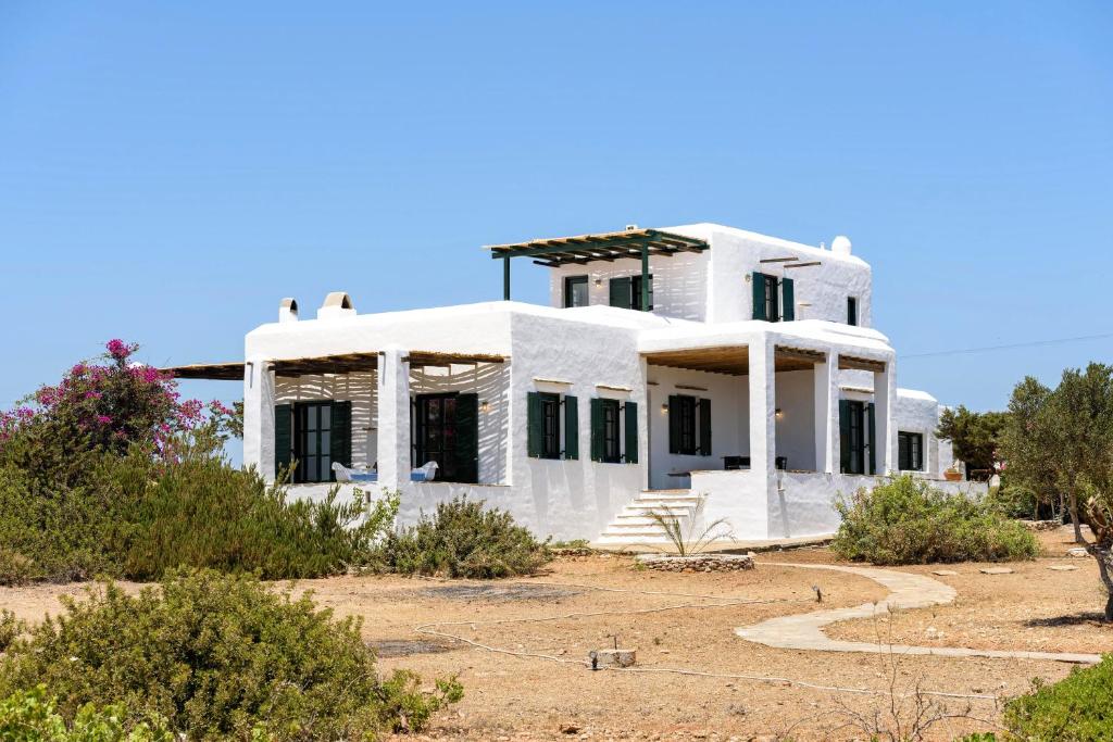 Traditional Villa 5-min walk to the beach photo 3