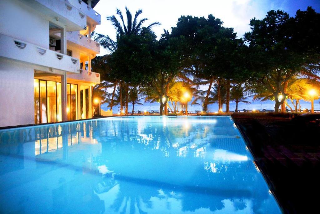 Oasey Beach Hotel photo 1