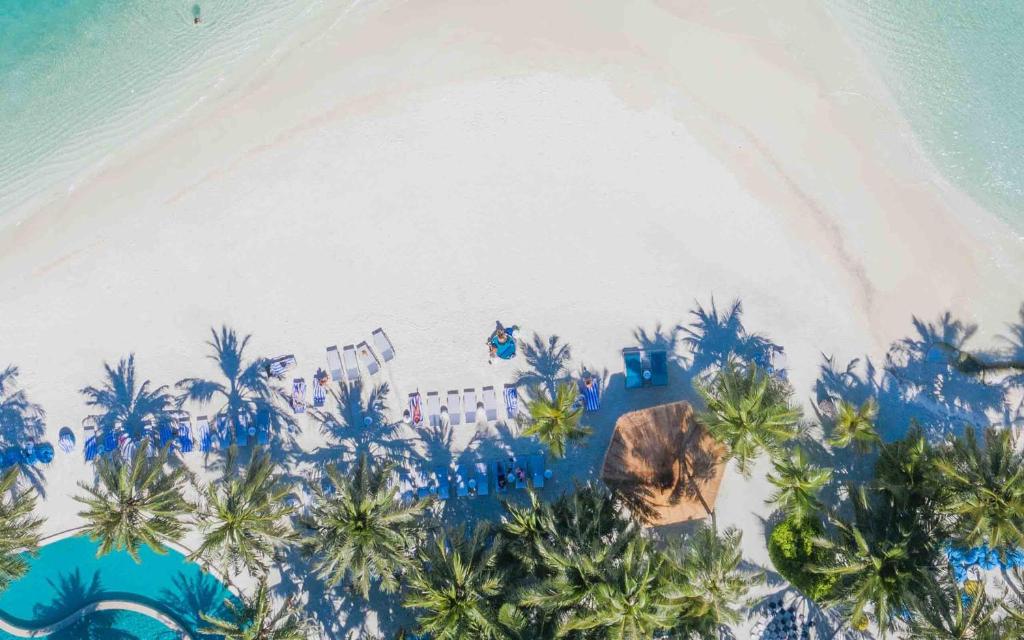 Holiday Inn Resort Kandooma Maldives - Kids Stay & Eat Free and DIVE FREE for Certified Divers for a minimum 3 nights stay photo 1