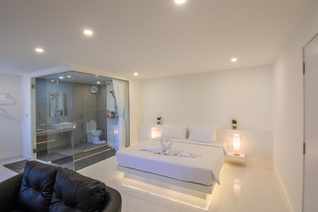 Thewhitehotel BY Charoensri - SHA Extra Plus photo 1