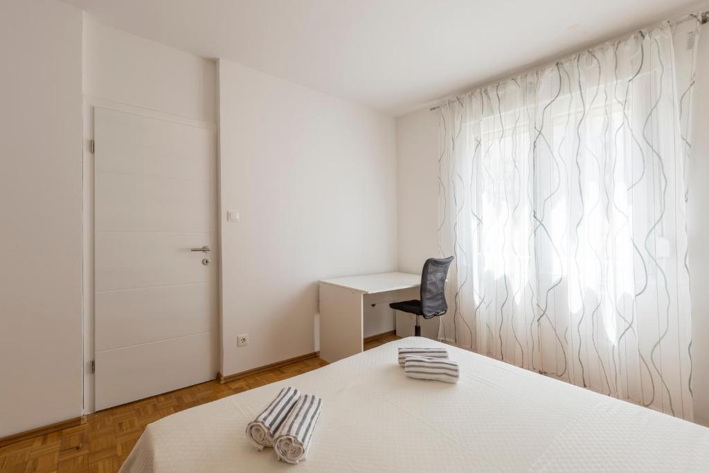 Pujanke Residence - large 3 bedroom apartment - Tap to explore photos