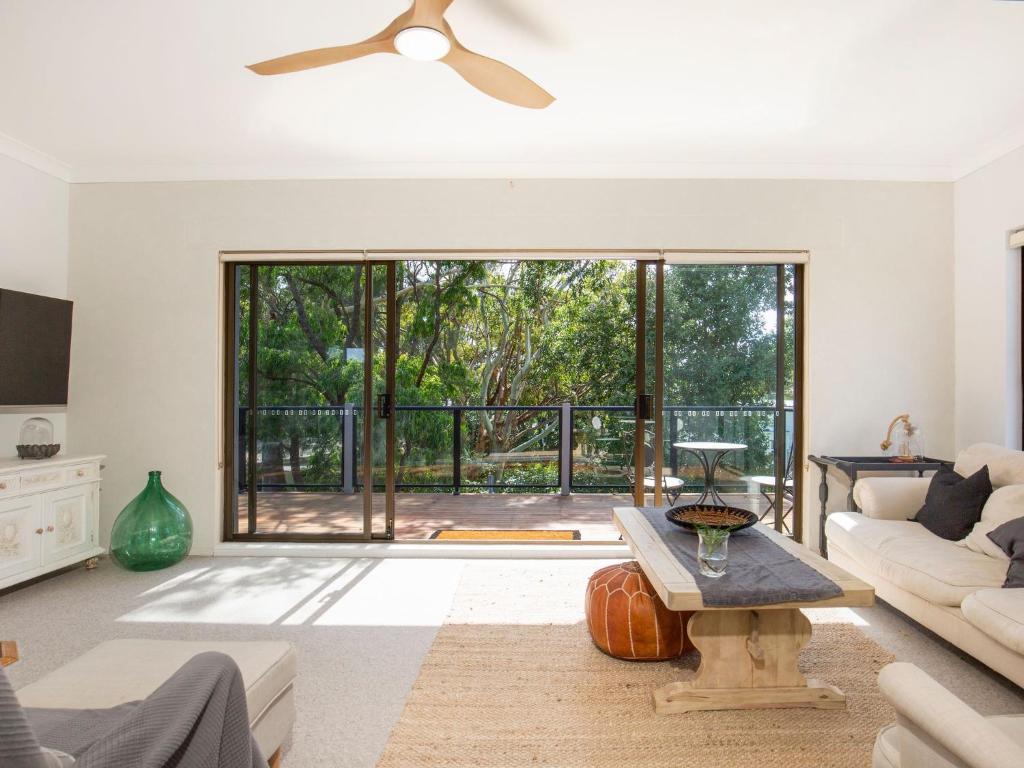 Saltbush Cottage Pet Friendly 1 Min Walk to Beach photo 1