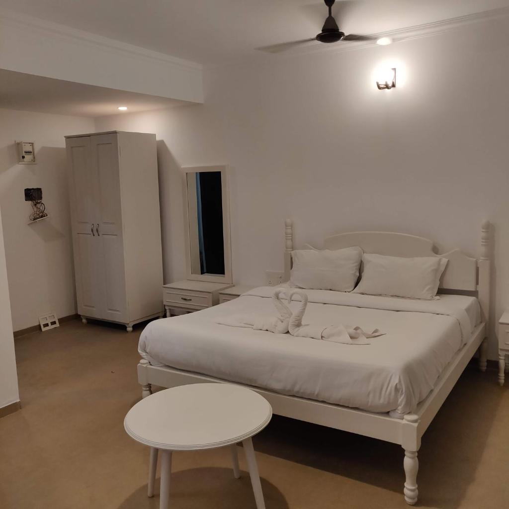 Studio Apartment by Leela Homes photo 1