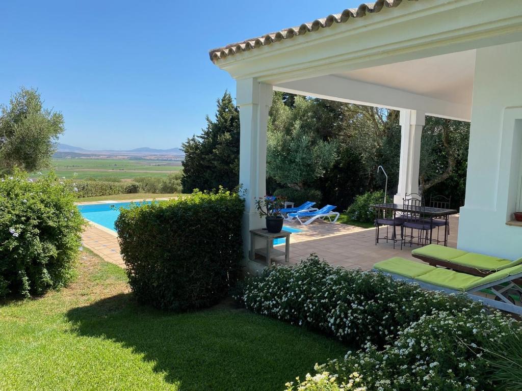Charming 2 bedroom villa on Fairplay Golf course photo 1