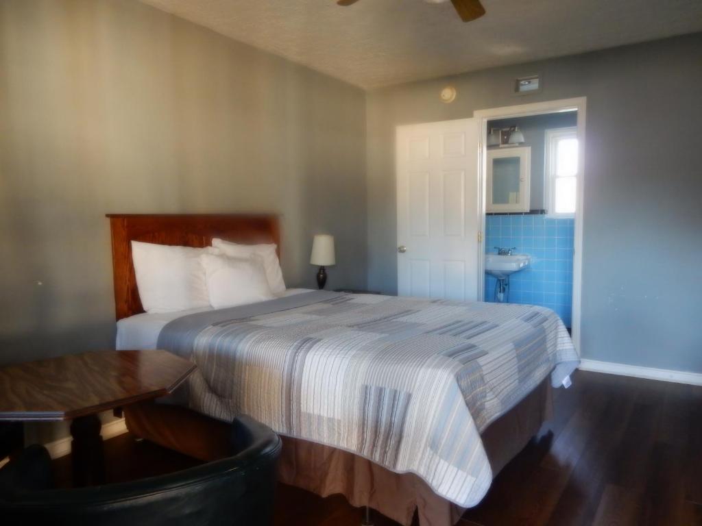Brown's Motel photo 1