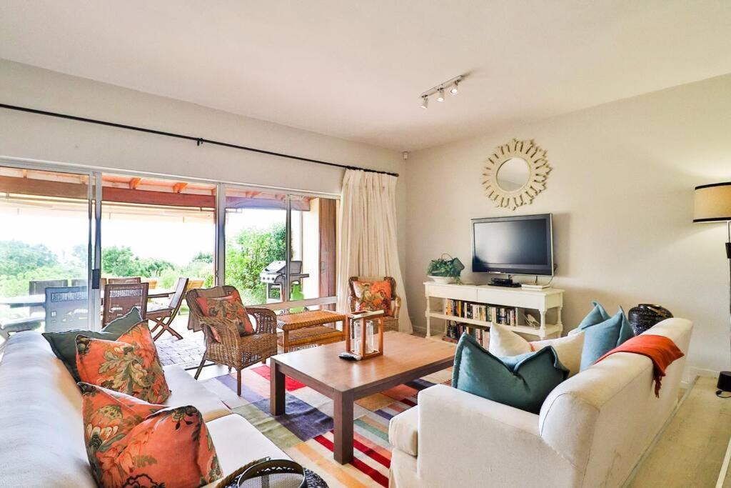 Beach House Plett Lookout photo 3