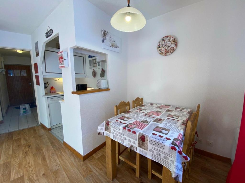 Appartement La Tania, 2 pièces, 5 personnes - FR-1-513-48 photo 2