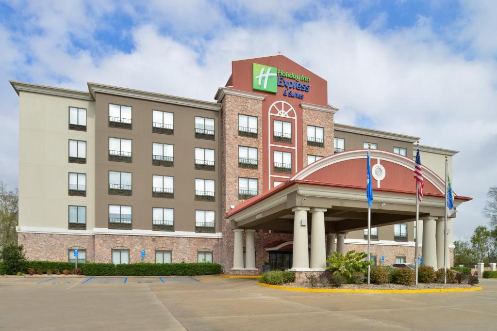 Holiday Inn Express & Suites Laplace, an IHG Hotel image
