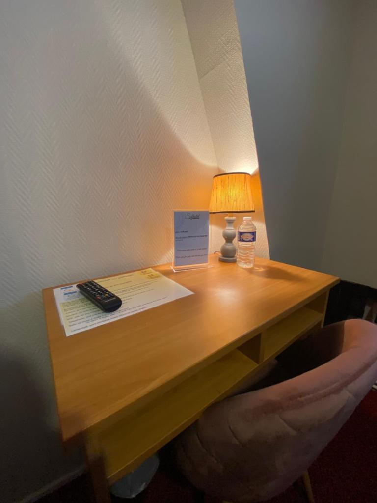 Logis - Hôtel et Restaurant Le Sofhotel Room Type - Triple Room
