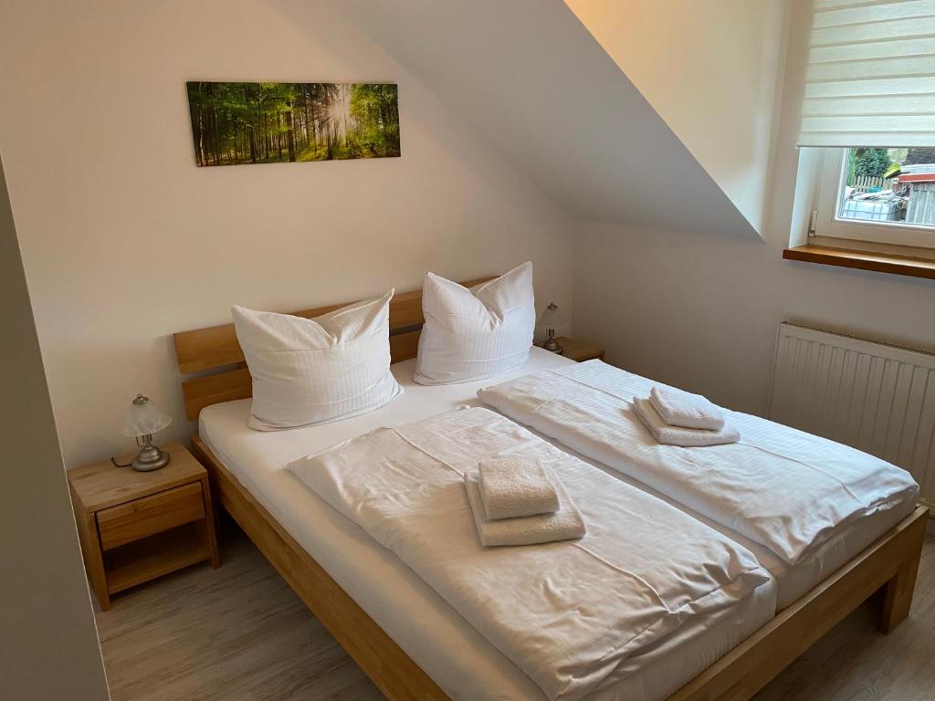 Hotel Garni und Gaststätte Zum Holzfäller photo 4