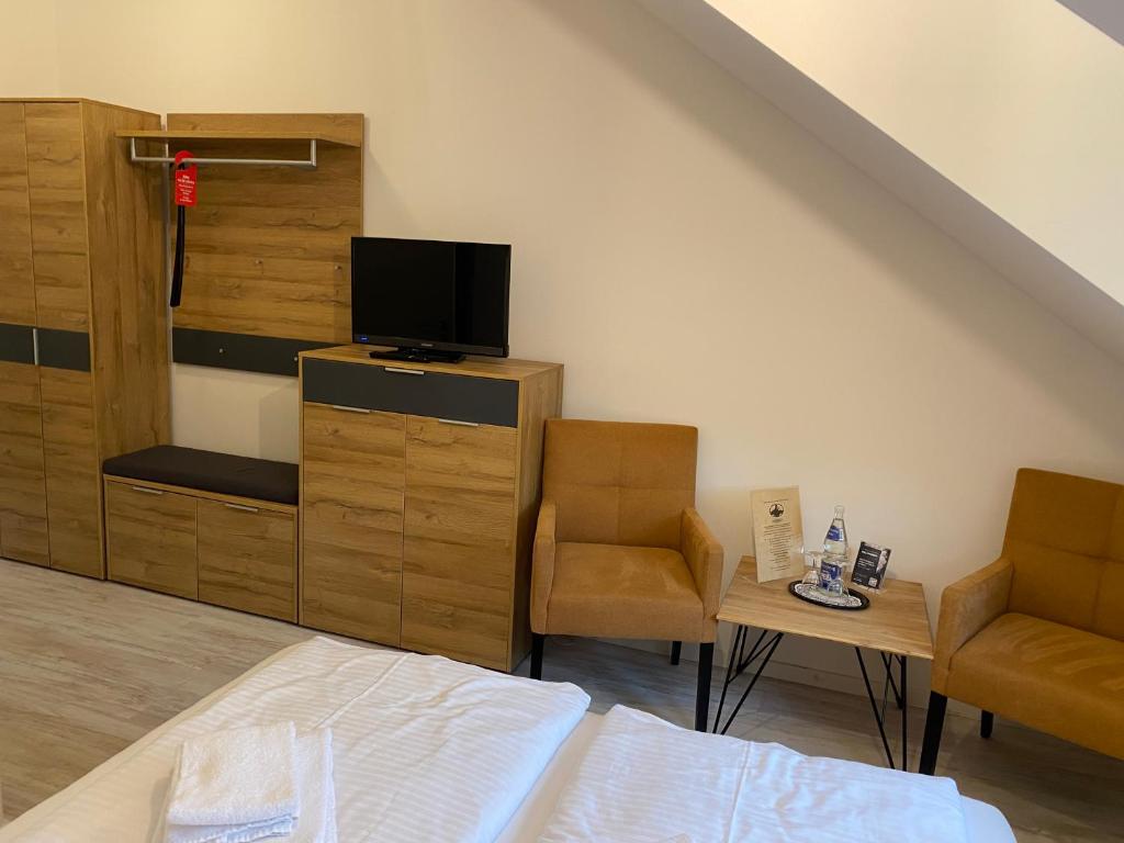 Hotel Garni und Gaststätte Zum Holzfäller photo 3