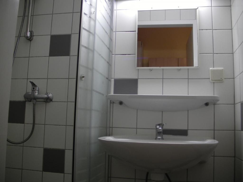 Трехместный (Трехместный номер с общей ванной комнатой), HappyHostel