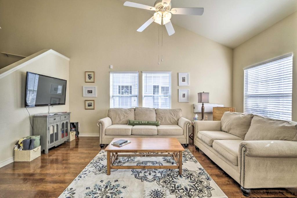 Spacious Afton Townhome, Walk to Lake and Restaurant photo 2