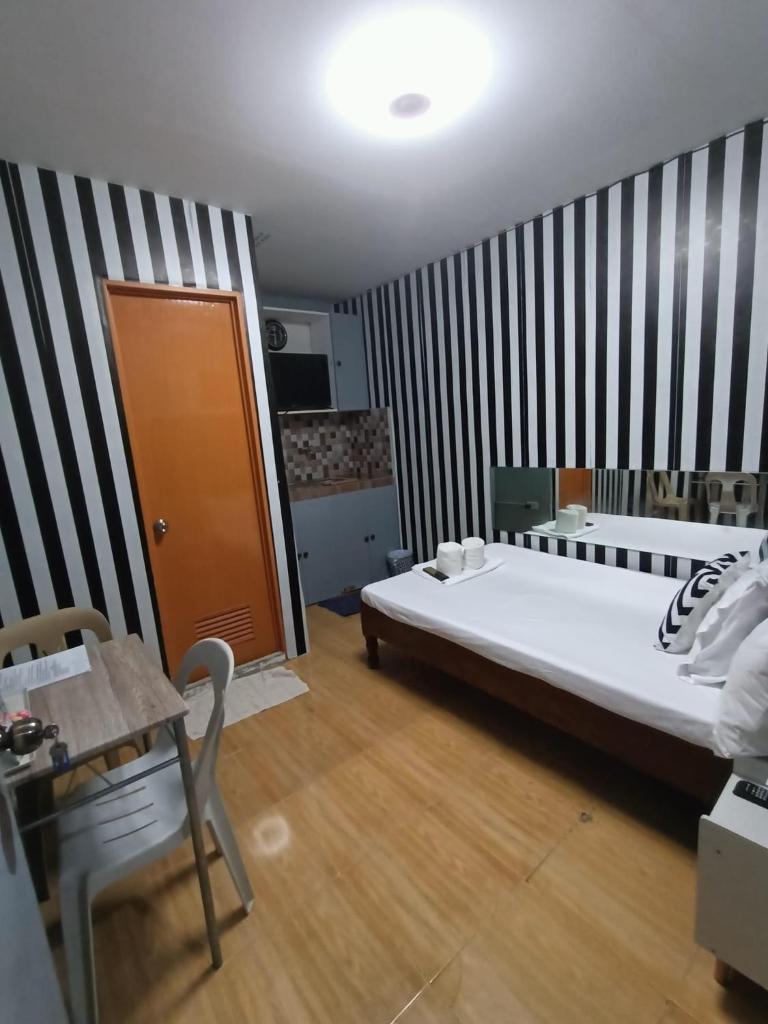 DJCI Apartelle Small Rooms photo 4