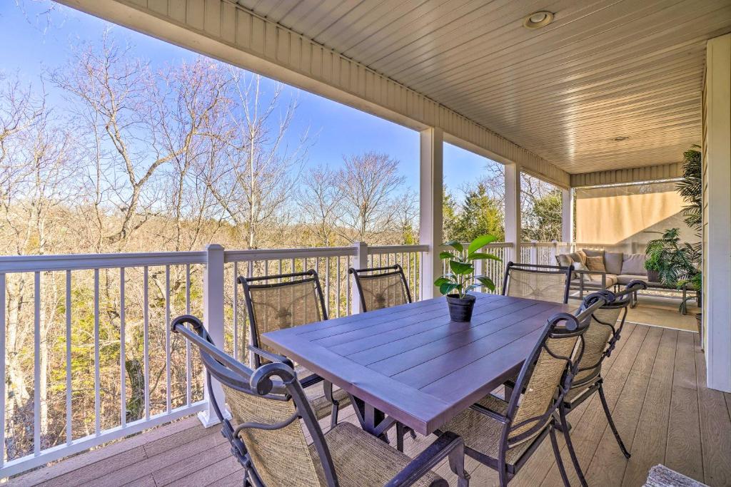 Stunning Branson Villa with On-Site Golf Access photo 2