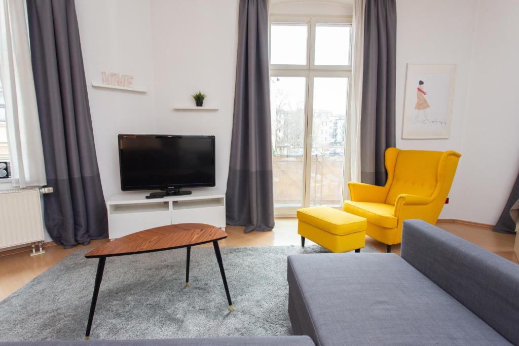 FULL HOUSE Studios - AB7 Apartments Halle photo 4