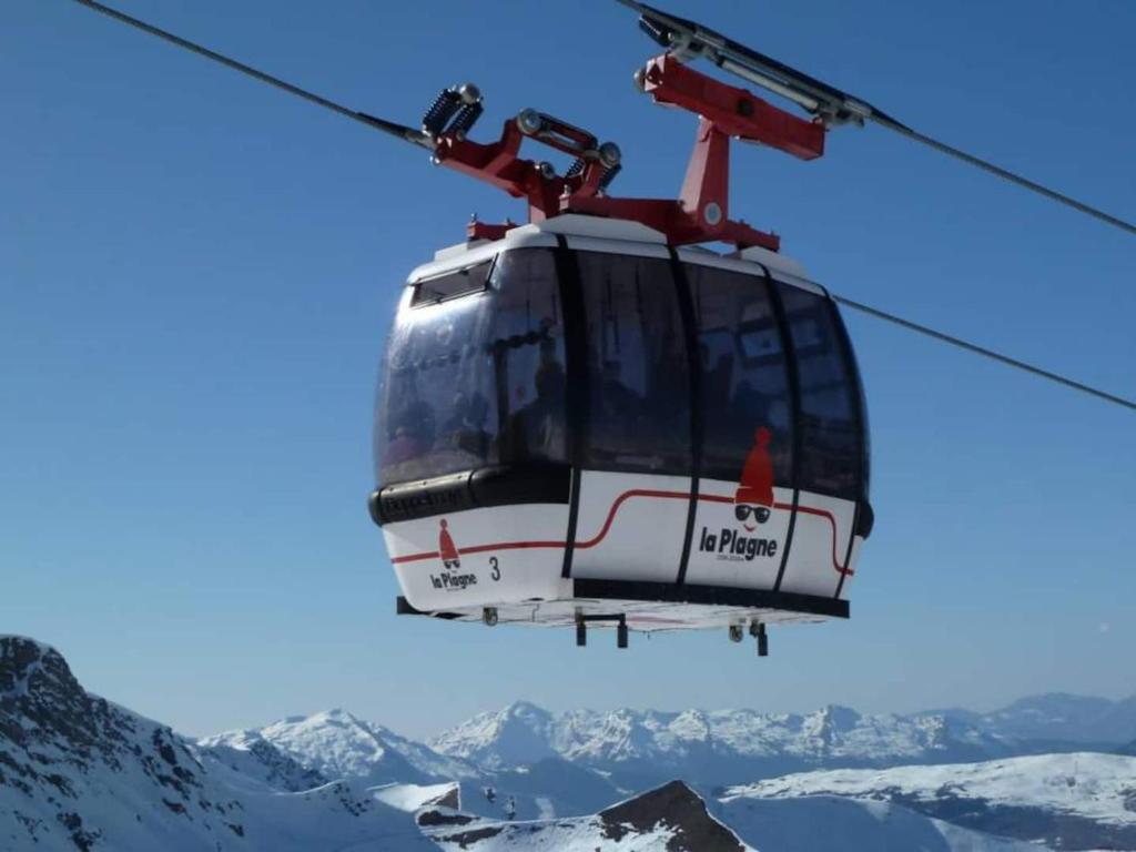 The little refuge of La Plagne (French Alps) photo 2