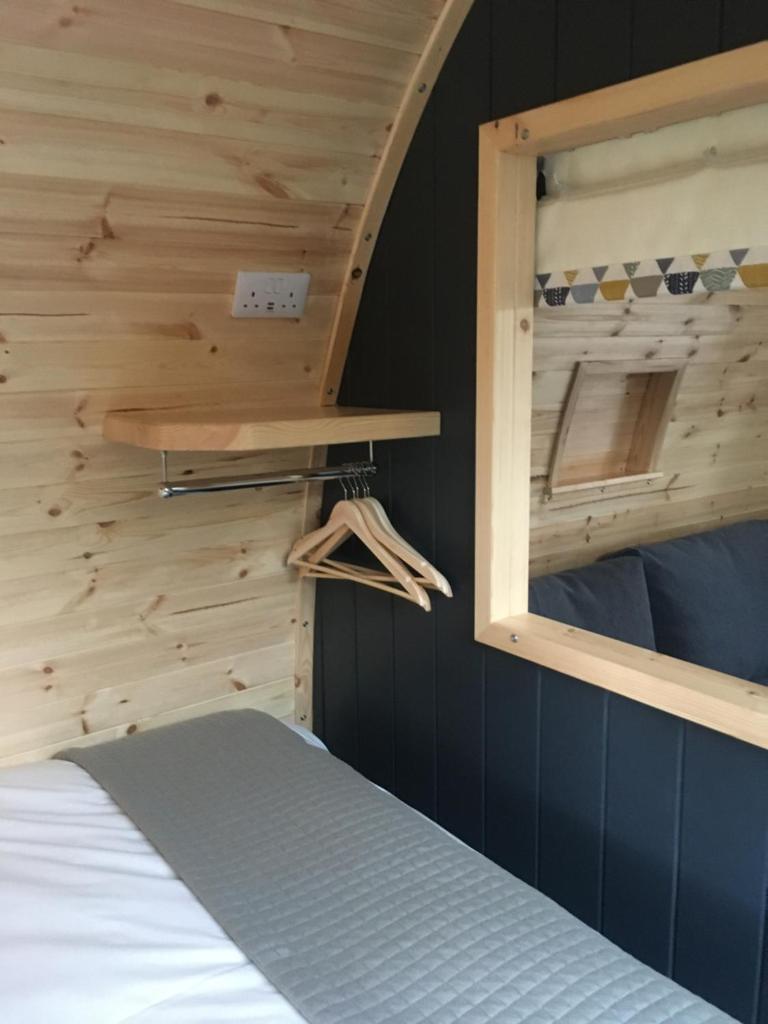 Owls Retreat Glamping Pod with Hot tub photo 4