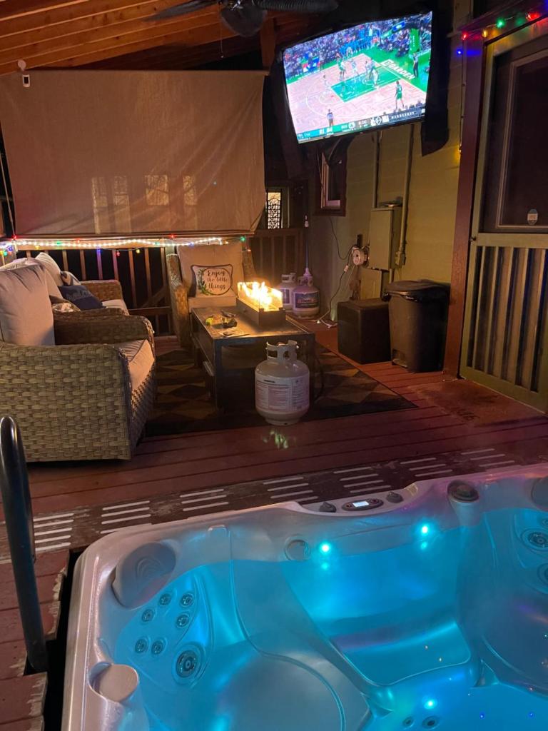 Downtown B&B with Jacuzzi photo 3