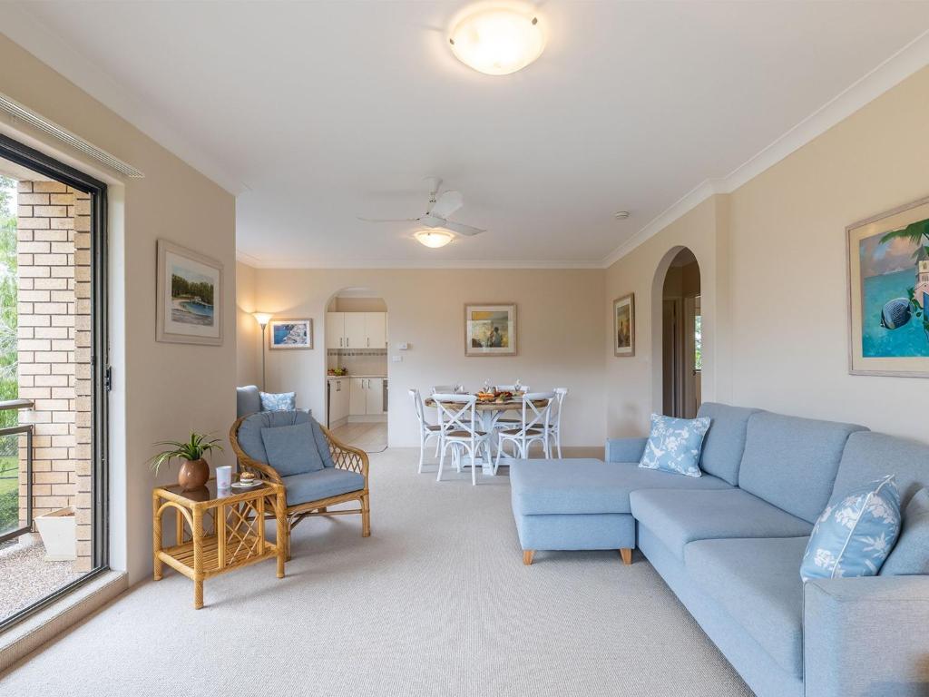 3 Victory Court 3 Columbia Cl spacious unit close to Little Beach