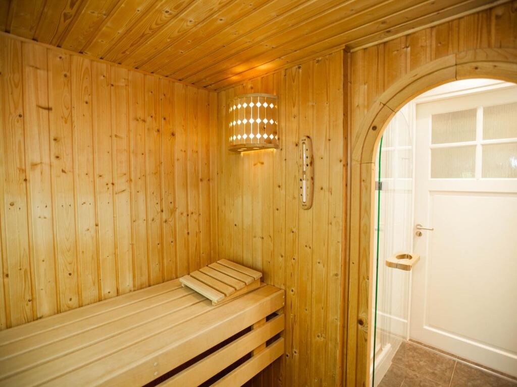Snug holiday home in Winterswijk Meddo with a private garden photo 3