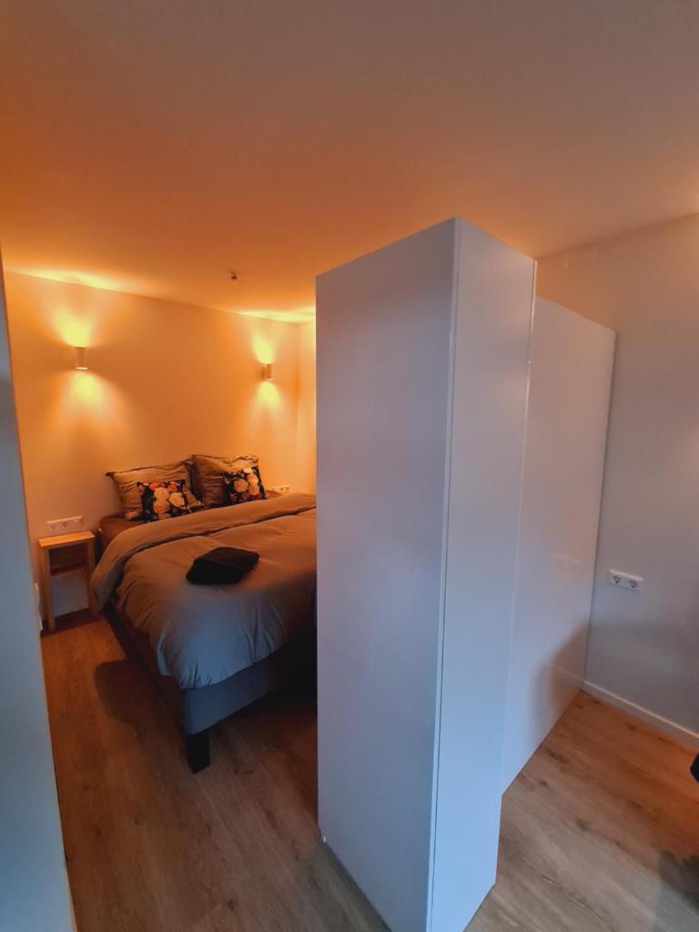 Studio Baarn with patio, airco, pantry, bedroom, bathroom, privacy - Amsterdam, Utrecht photo 4
