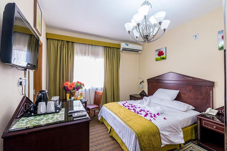Victoria Hotel Room Type - Standard Double Room