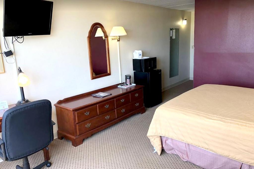 Norwood Inn & Suites Worthington photo 4