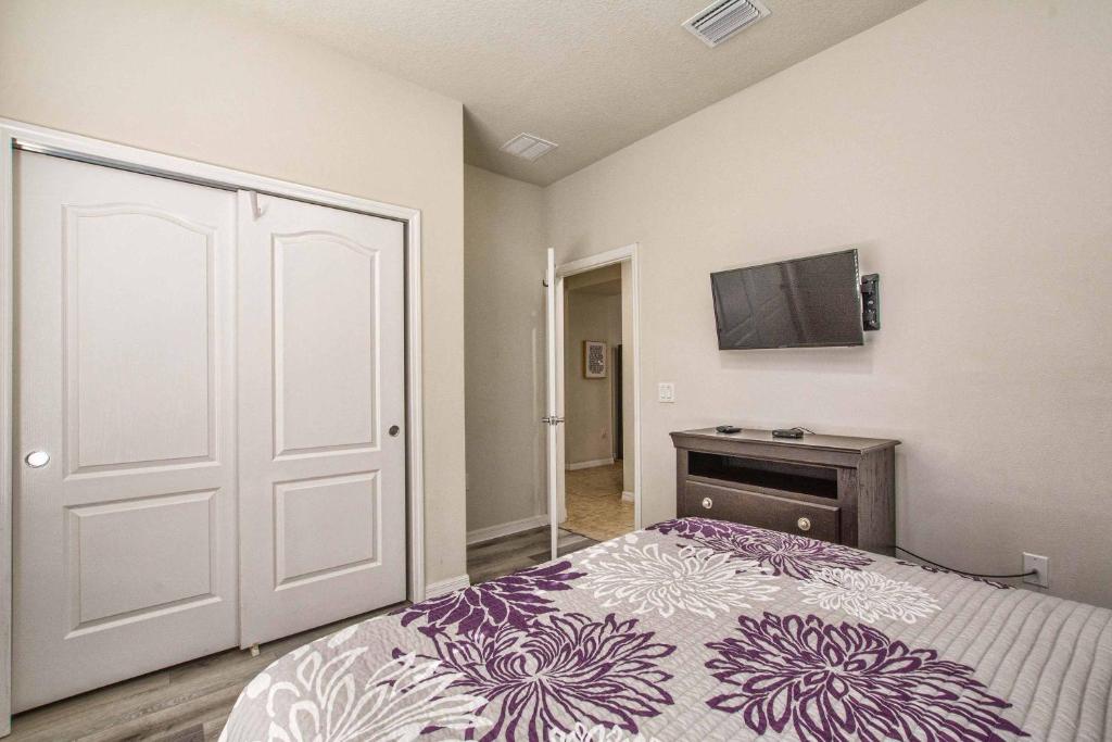 Windsor-5 Bed Townhouse w splashpool-3801WW photo 4