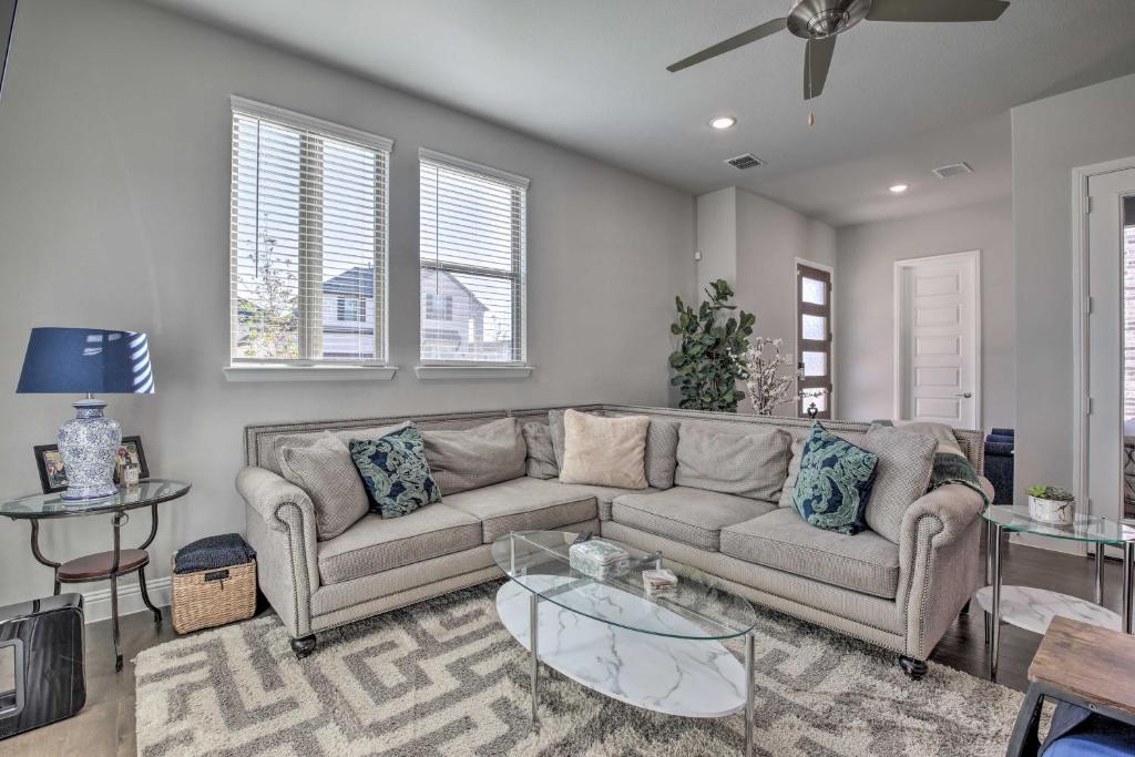Modern Frisco Hideout with Patio and Game Room! photo 4