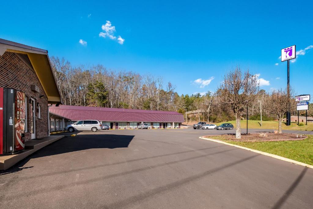 Knights Inn - Cleveland photo 1
