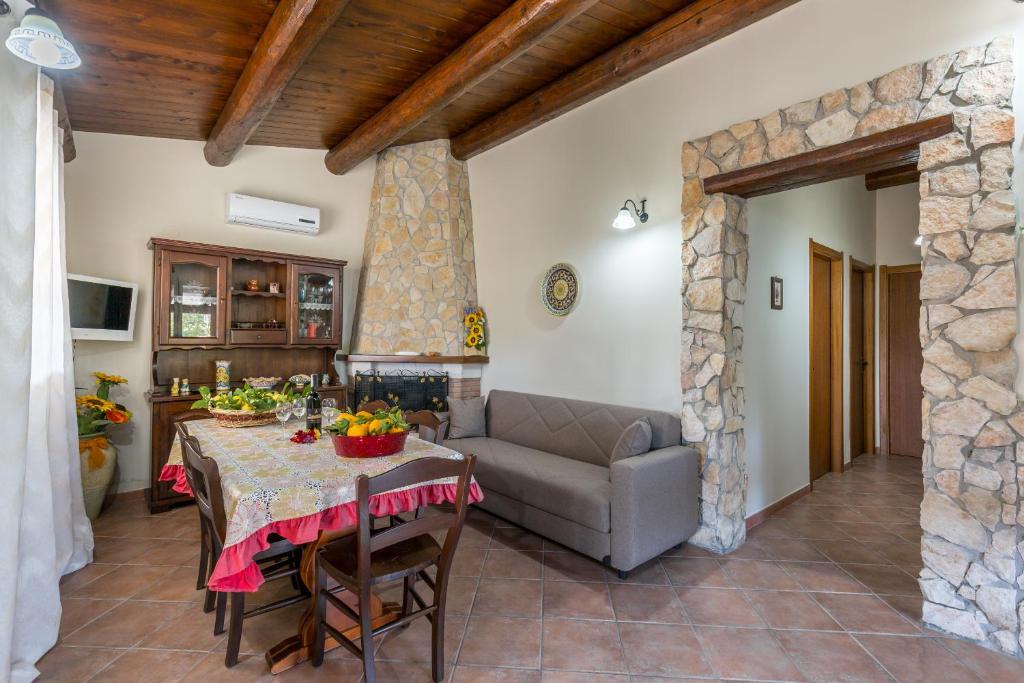 Jasmine house near the sandy beach parking & wifi photo 1