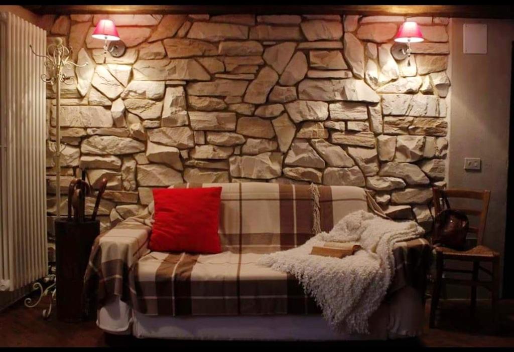2 bedrooms chalet with sauna enclosed garden and wifi at Gratillon photo 4