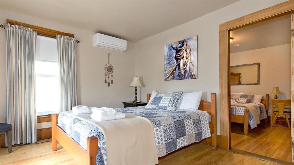 Auberge Ayer's Cliff photo 1