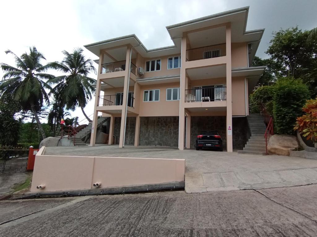 Jaidss Holiday Apartments 1 photo 4