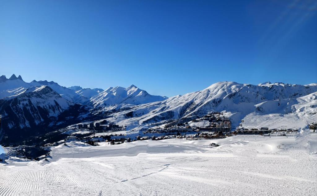 Superbe appartement à 50m des pistes parking privé photo 1
