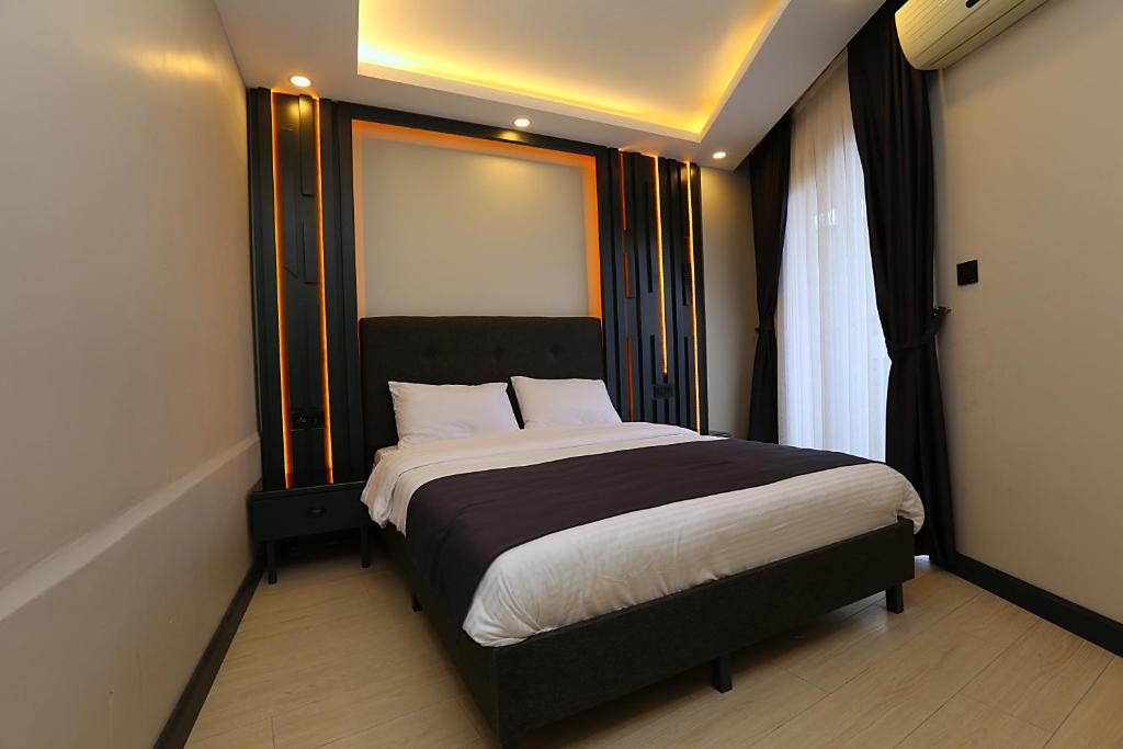 Galata King Suites Room Type - Deluxe King Studio