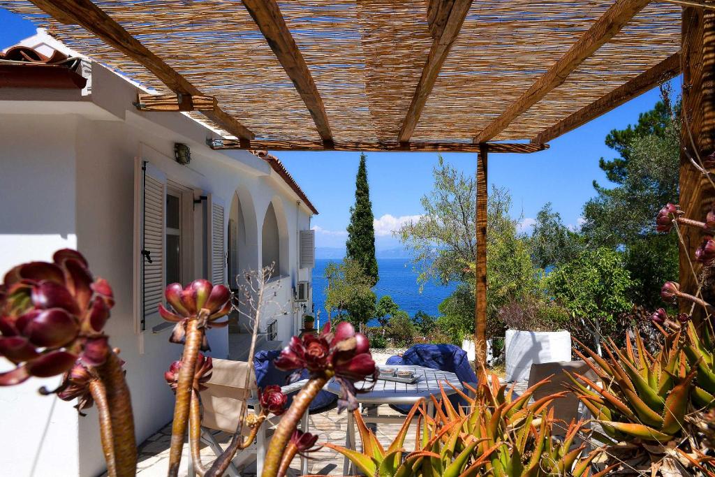 New! PaxosWhite Sea View Apartments & Studios!