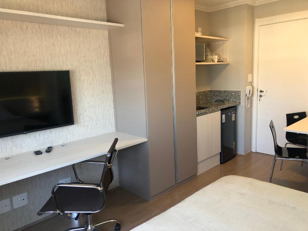 Loft aconchegante com piscina a um passo do metro