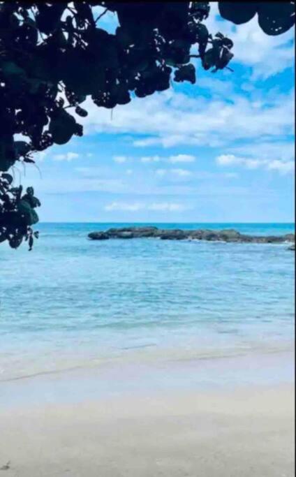 Natty’s Cozy Beach house in Hanover Jamaica photo 1