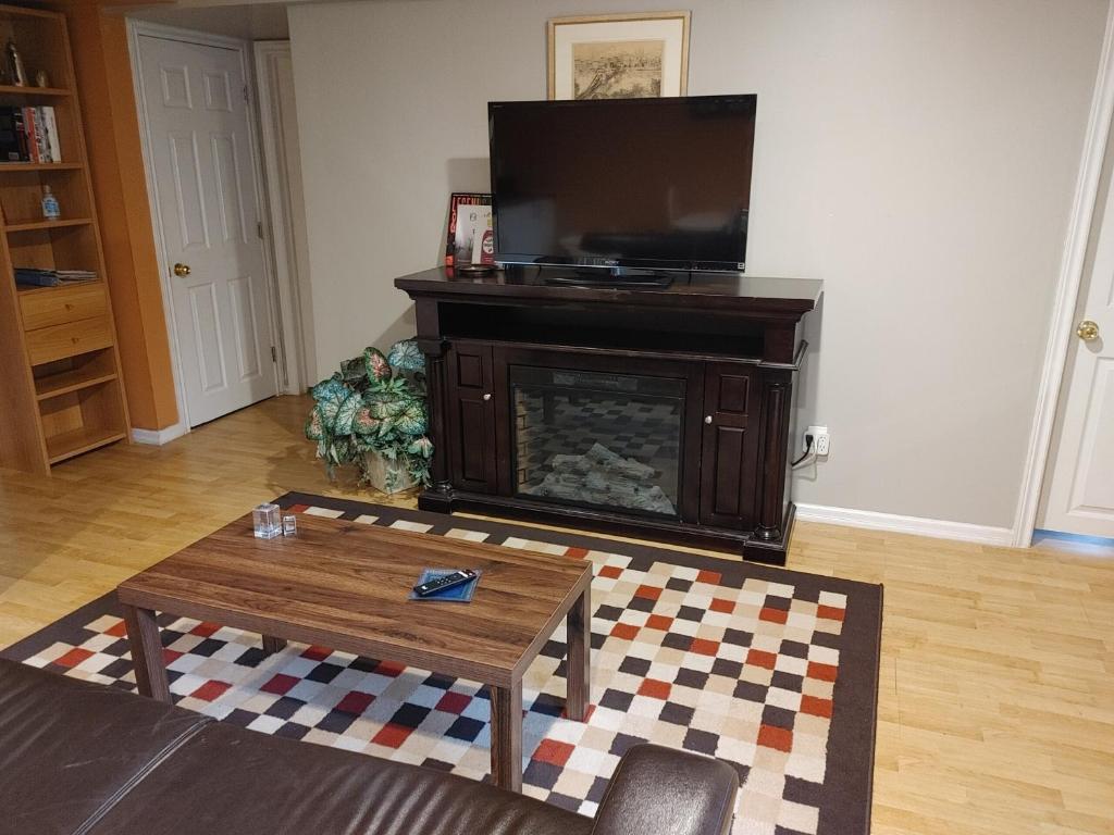 Cozy 2 Bedrooms place in the best area of Oshawa photo 3