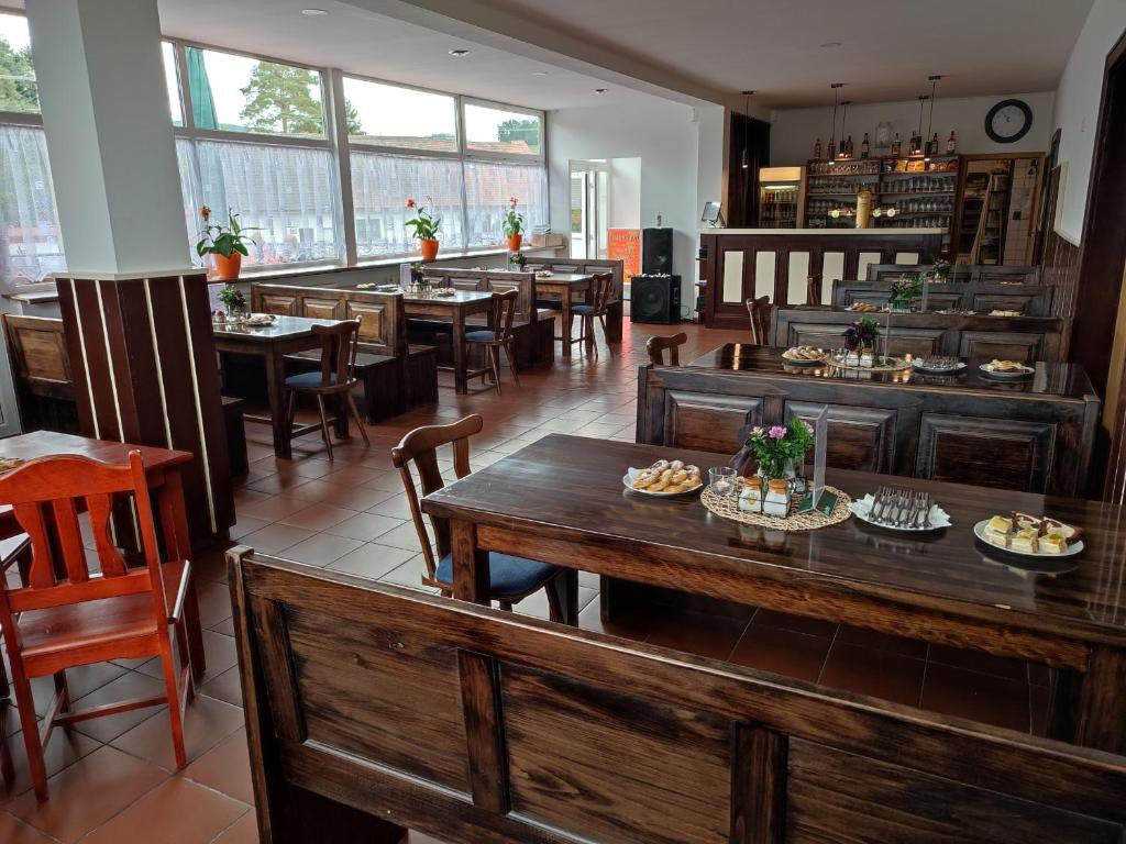 NEZNAŠOVY*** Restaurant-Penzion photo 3