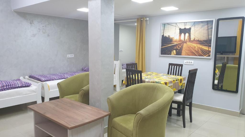 Apartment 18 photo 1