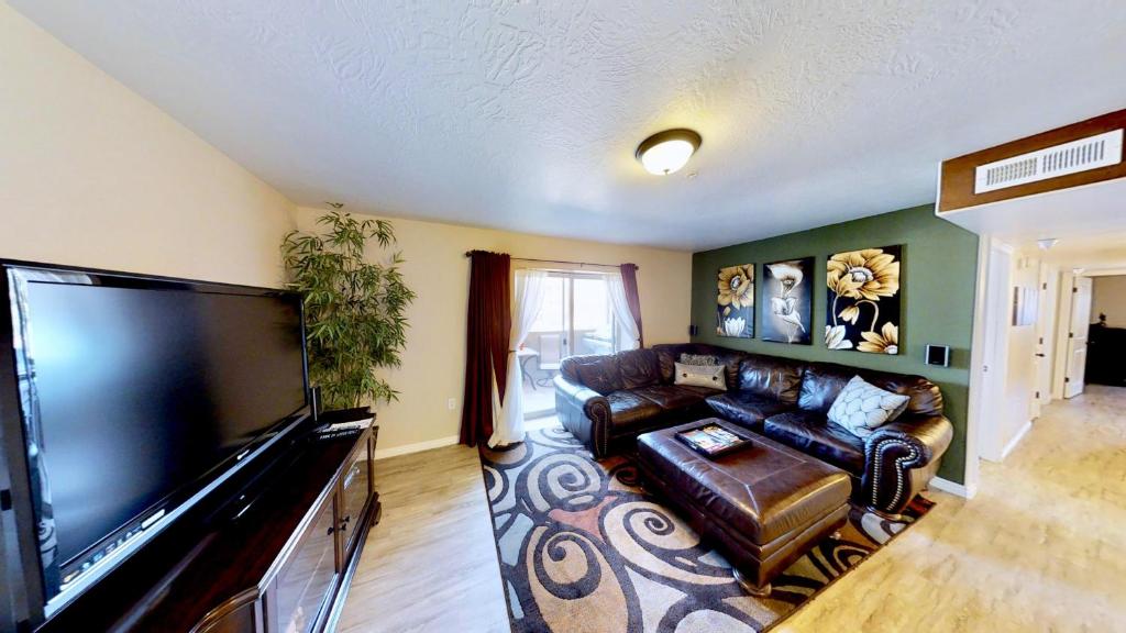 Red Cliff Condos #1B image
