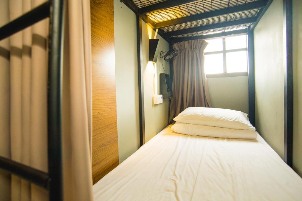 Traveller Bunker Hostel 1 photo 3
