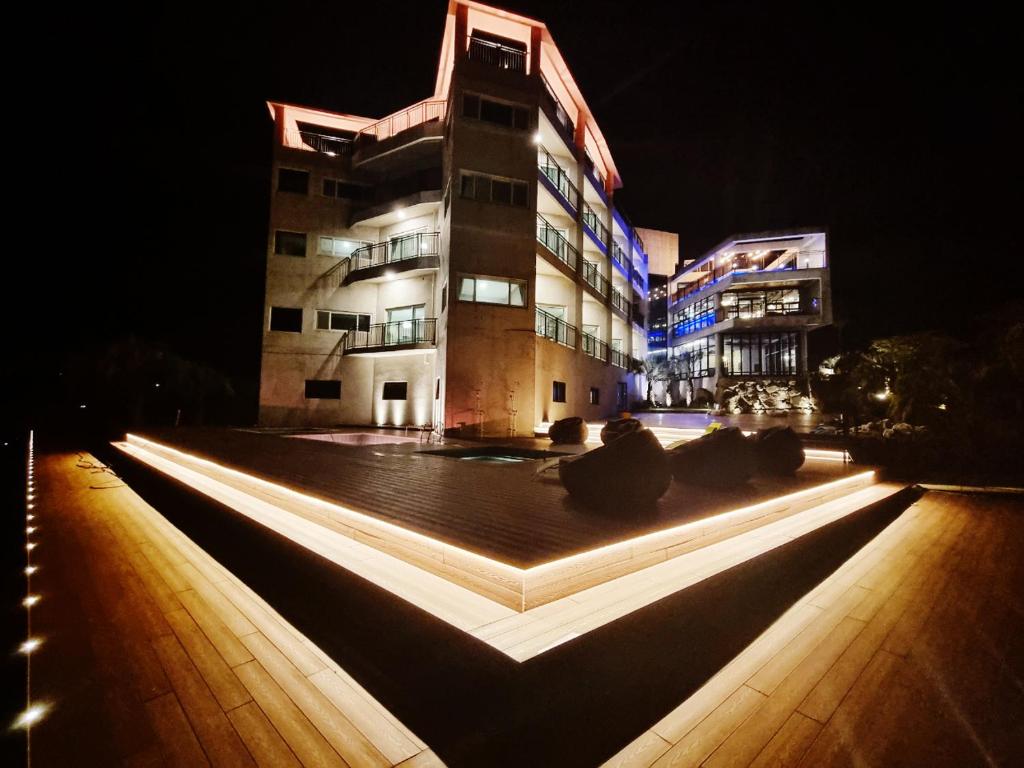 J View Hotel